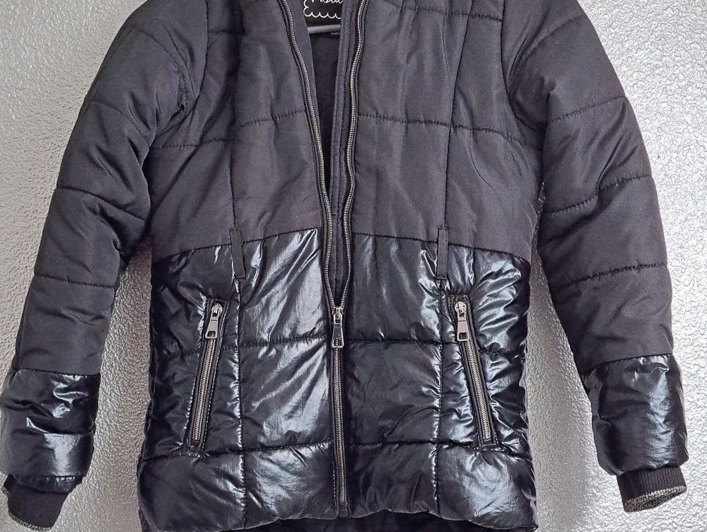 Pistachio Girl's Black Puffer Jacket   Size M (8-10)